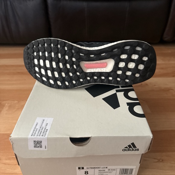 BRAND NEW WITH TAGS AND BOX Adidas Ultraboost 1.0 Black and White Shoes - Picture 5 of 8